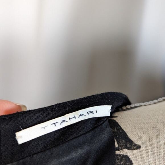 Tahari V-neck Short Sleeve Sheath Dress Black and Gray Size 8 - Picture 4 of 16